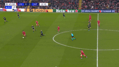 王楚钦避免0-3完败！樊振东队长也学会抓他漏洞，球迷炮轰教练组