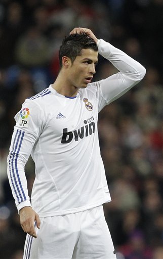 海纳：没注意到针对赫内斯的横幅；拜仁的章程比50+1严格